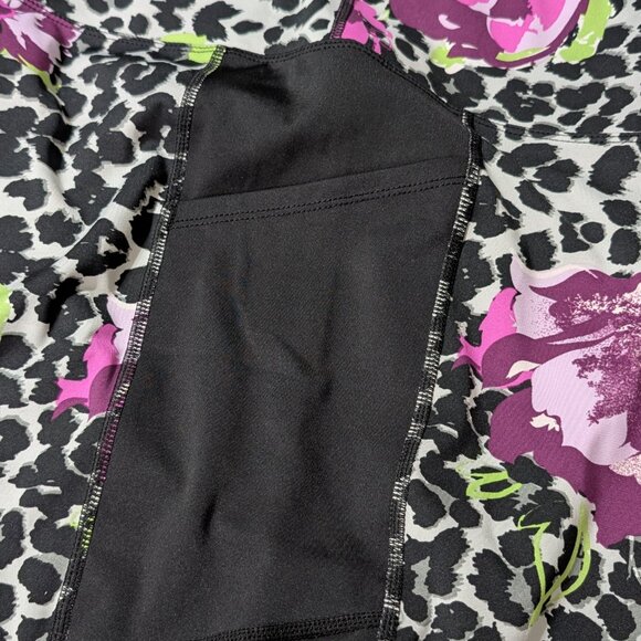 Like NEW LuLaRoe Fearless Leggings - Picture 7 of 9